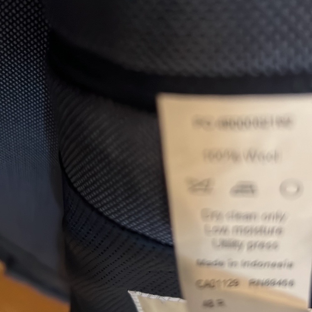 Michael Kors 48 R Men’s Suit - Picture 3 of 8